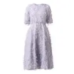 Naiste helelillast karvadega kleidist on tehtud ghost tootefoto tallinnas hea fotograafi poolt. Toodete pildistamine tuleb tootepilt.ee meeskonnal suurepäraselt välja.